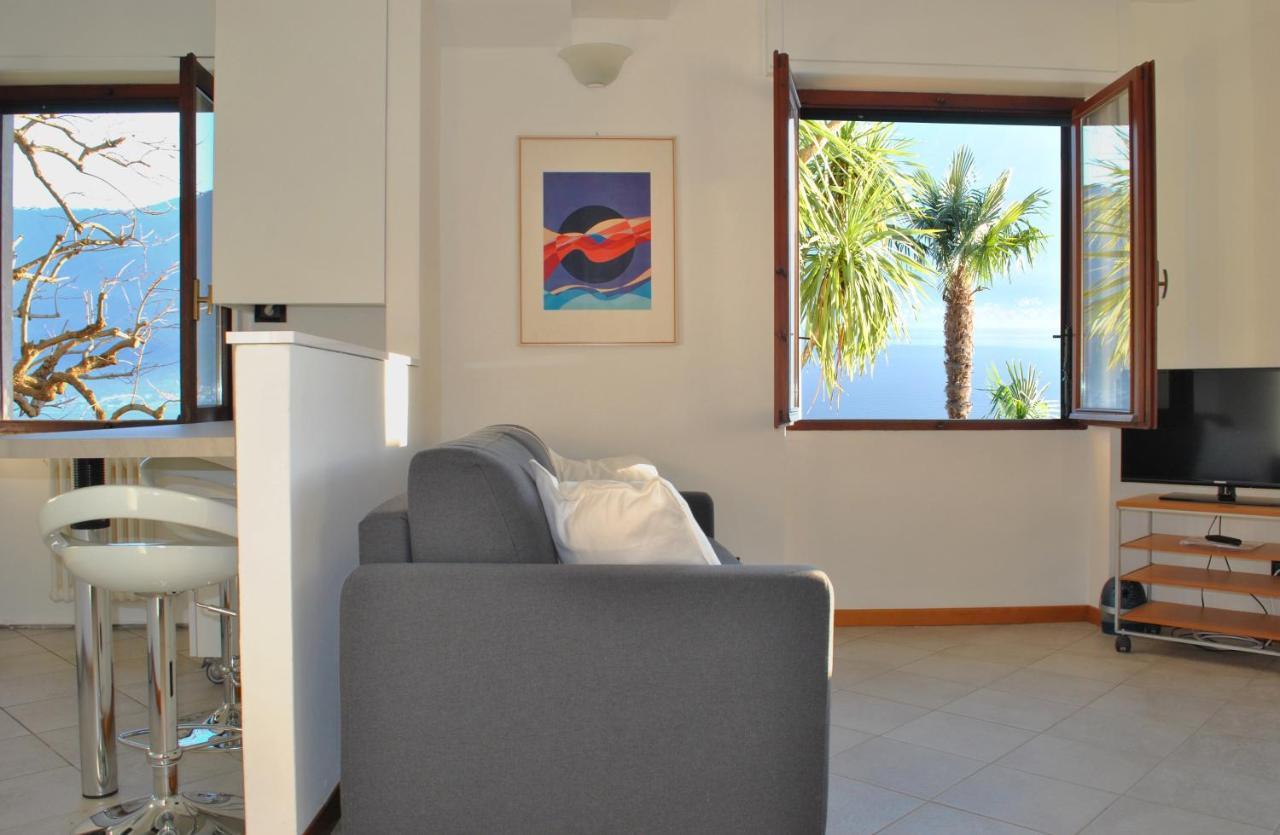 Apartment The Palm With Garden Сала-Комачина Экстерьер фото